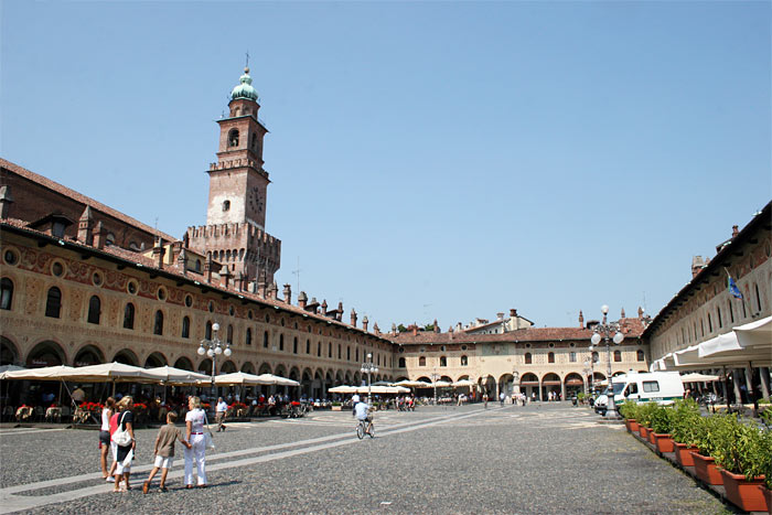 Piazza Ducale.