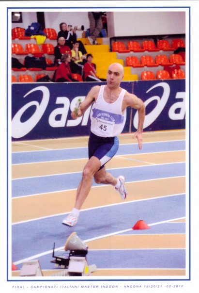 Max Cimato in azione nella staffetta 4x200