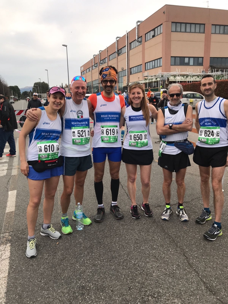 Gruppo Road (non al completo..ma udite udite..stavolta Maurizio c'è!!!) alla partenza della 60km a Seregno..