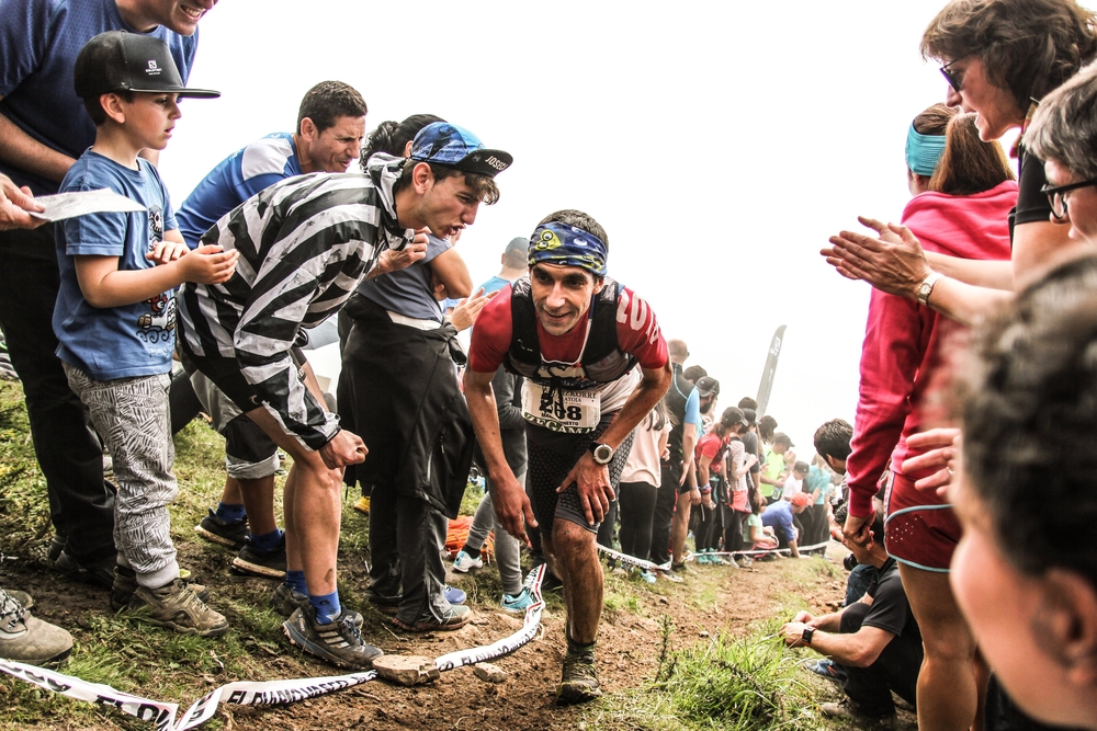 Zegama-Aizkorri: Marco Frigerio impegnato nella salita di metà gara che da Sancti Spiritu porta alla vetta dell'Aizkorri (foto di  Igone Campos tratta da album 