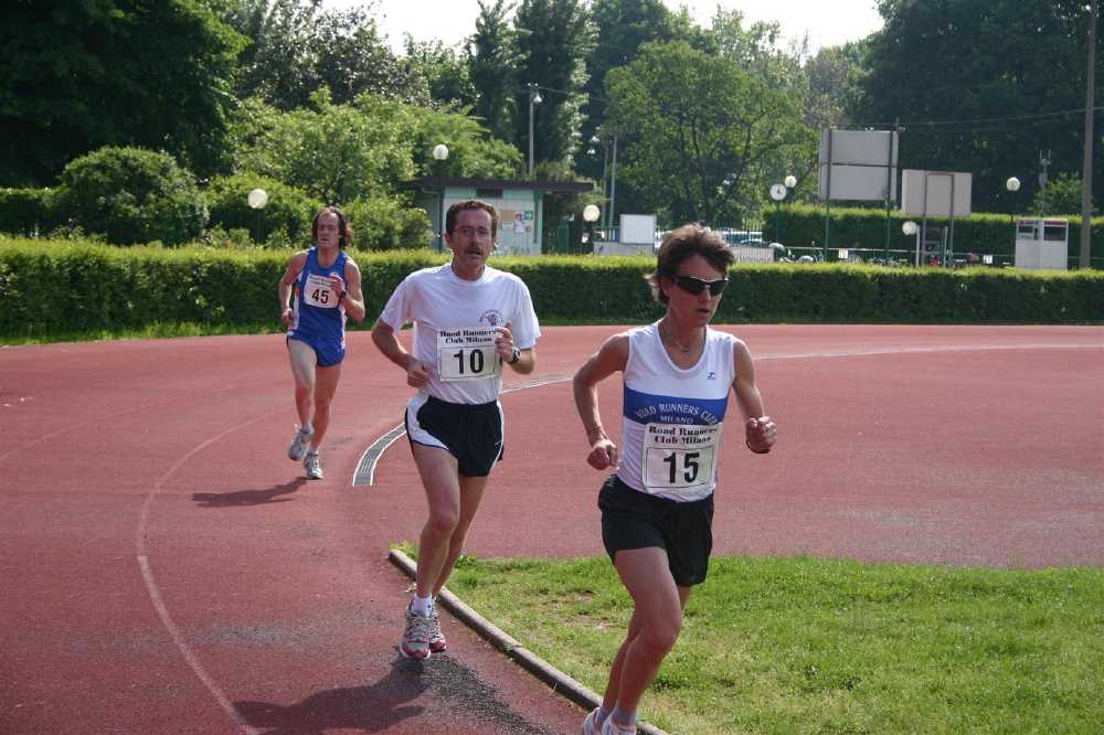 TUTTINPISTA 2010: la ns. Paola (inseguita da Stefano e Riky) tenterà il PB sui 3.000 ?