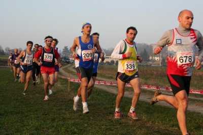 Nella foto di Roberto Mandelli (www.podisti.net), il nostro Alessandro Bucci in piena azione