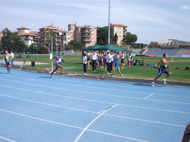Aldo Del Rio in azione nella 4x400 durante i CDS 2010