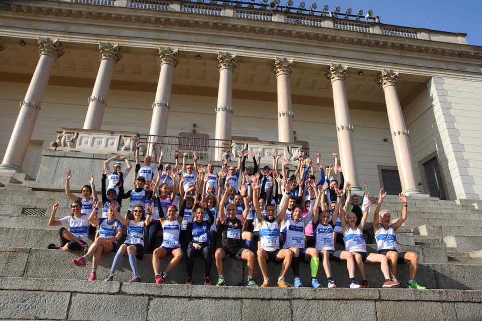 Un festante gruppo Road alla partenza del Corrimilano 2019: così anche quest'anno!