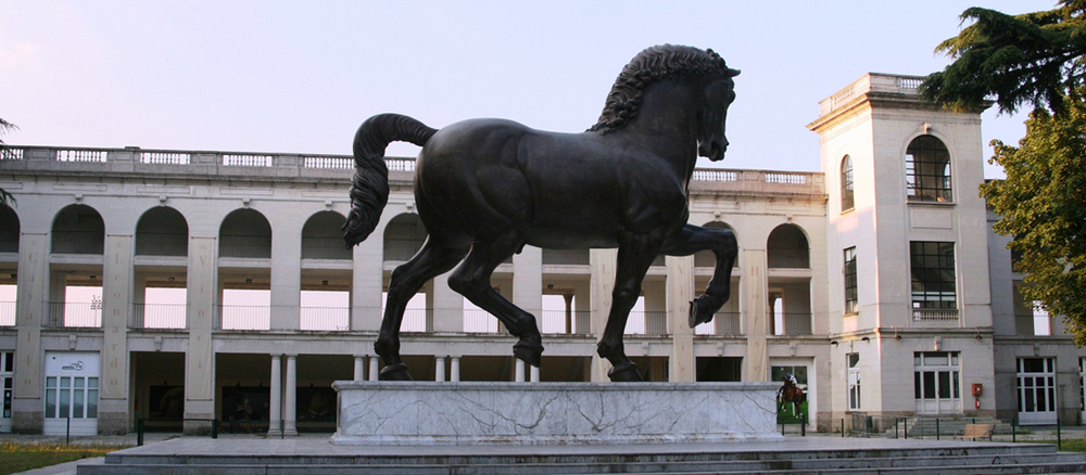 Il cavallo di Leonardo, attorno al quale correranno gli atleti della ECOmaratona di Milano