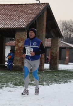 La smorfia di sofferenza di Bico, impegnato nel cross di Natale