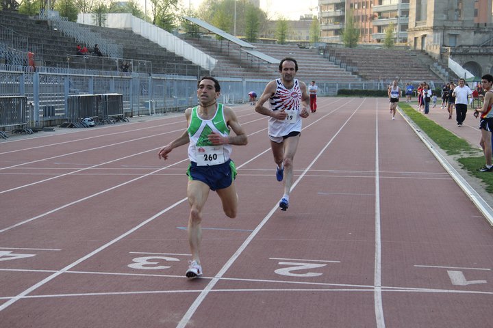 Miglio Ambrosiano 2011 - Francesco D'Agostino taglia il traguardo con il nuovo primato italiano M45