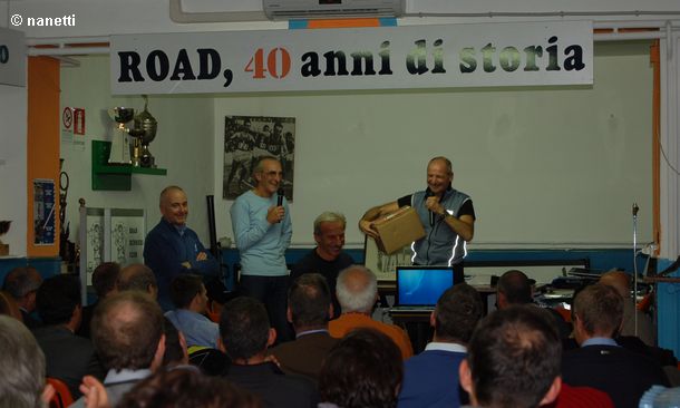 da sinistra: il prof. Dioguardi, il Grigio, Giovanni Storti e Aldo ROCK da sinistra: il prof. Dioguardi, il Grigio, Giovanni Storti e Aldo ROCK
