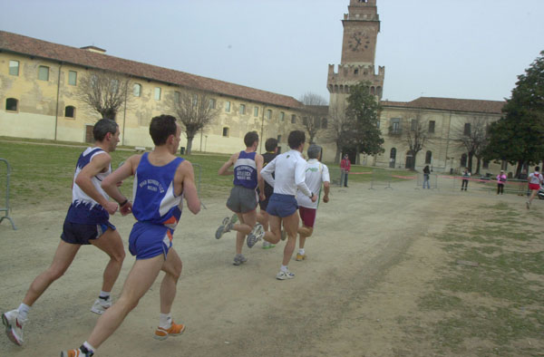 Lorenzo in azione all'entrata della cavallerizza