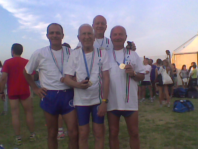 Campioni d'Italia e nuovo MPI per la staffetta 4x100 M70!