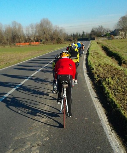 Il gruppo in fila indiana: Bucci- Alemannni-Capellini-Brillo-Zarazaga-Pittoni-Broggi-Fantozzi-Tempesti-Iabichella-Vitale-
