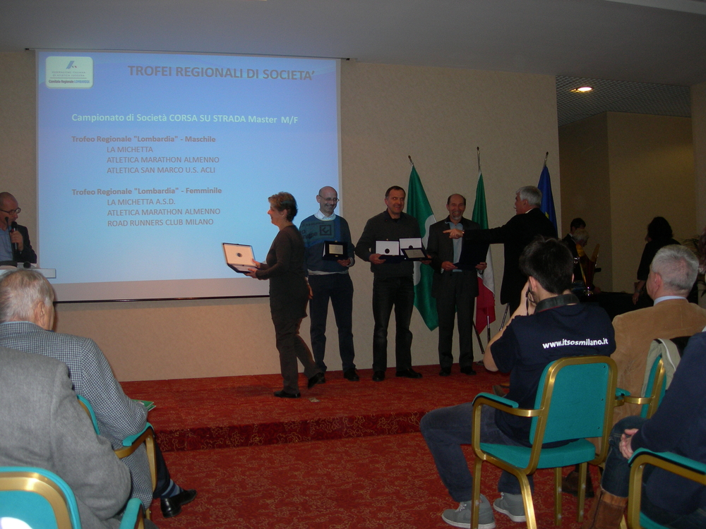 ritira i premi Vincenzo Consoli