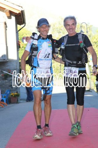 Luciano e l'amico Fabio, compagno di strada, all'arrivo del TDG 2012