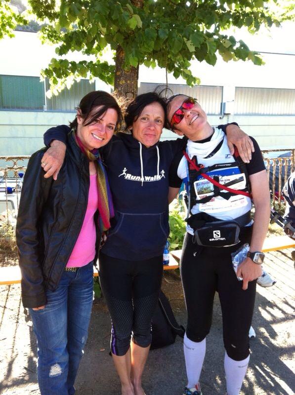 Le due nostre protagoniste delle Porte di Pietra: Sofia a destra e Roberta al centro Le due nostre protagoniste delle Porte di Pietra: Sofia a destra e Roberta al centro