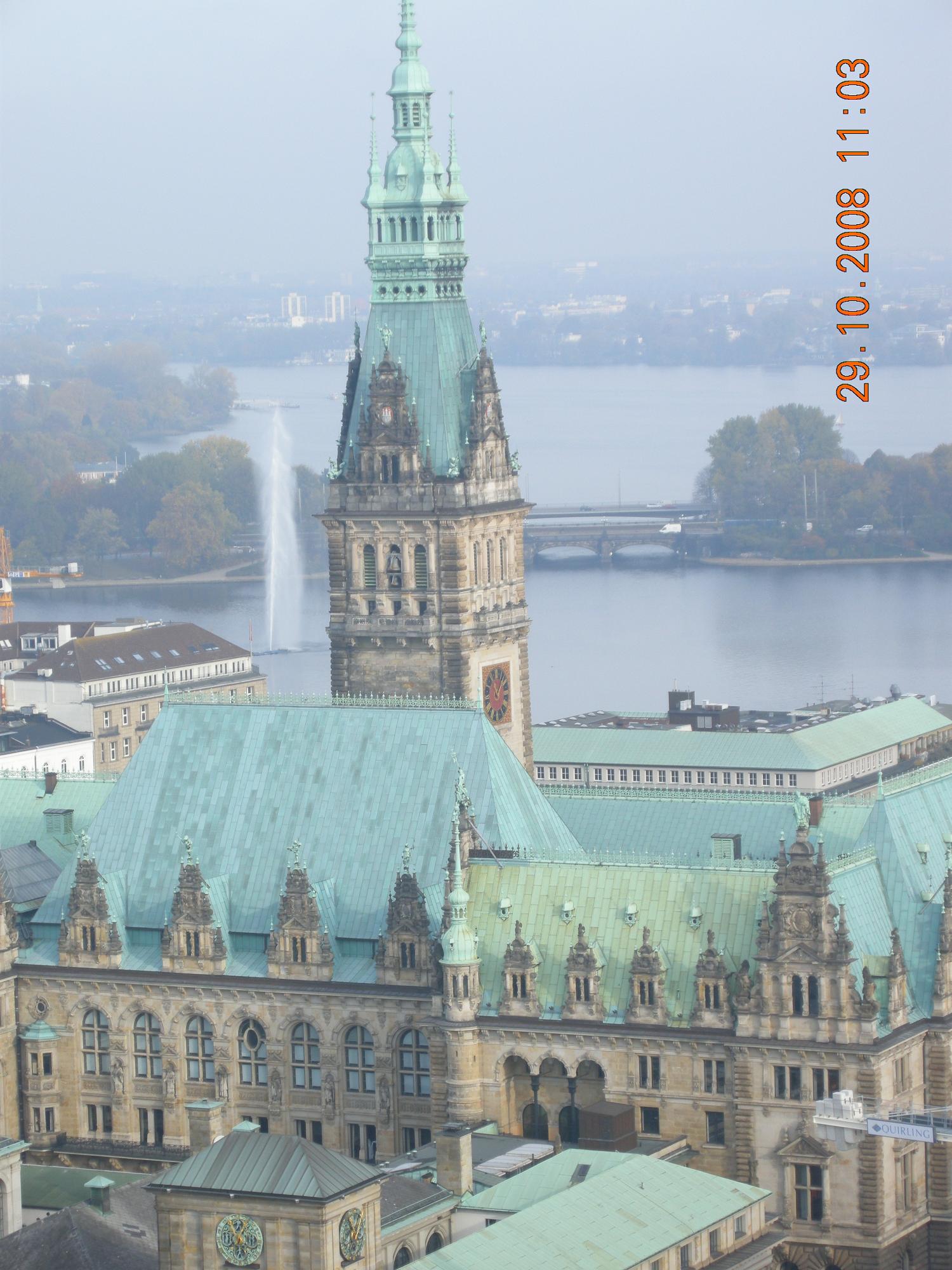 Il bacino dell' Alster visto dal campanile di St. Nikolai Il bacino dell' Alster visto dal campanile di St. Nikolai