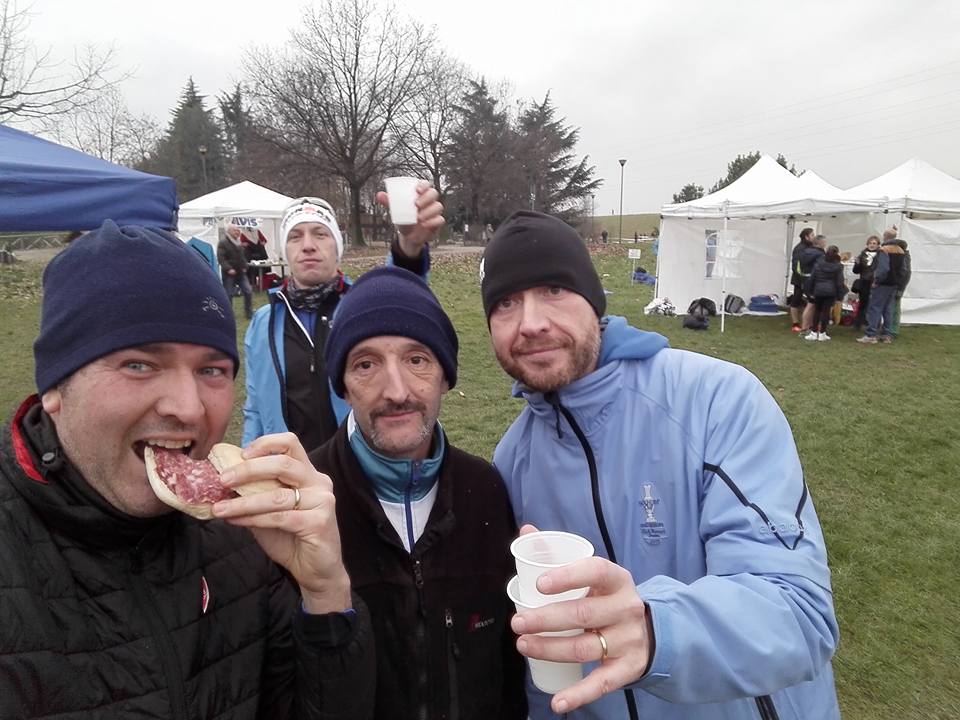 Questi i motivi per cui andiamo al cross Brianzolo: pane, salame e vinello. Prosit!
