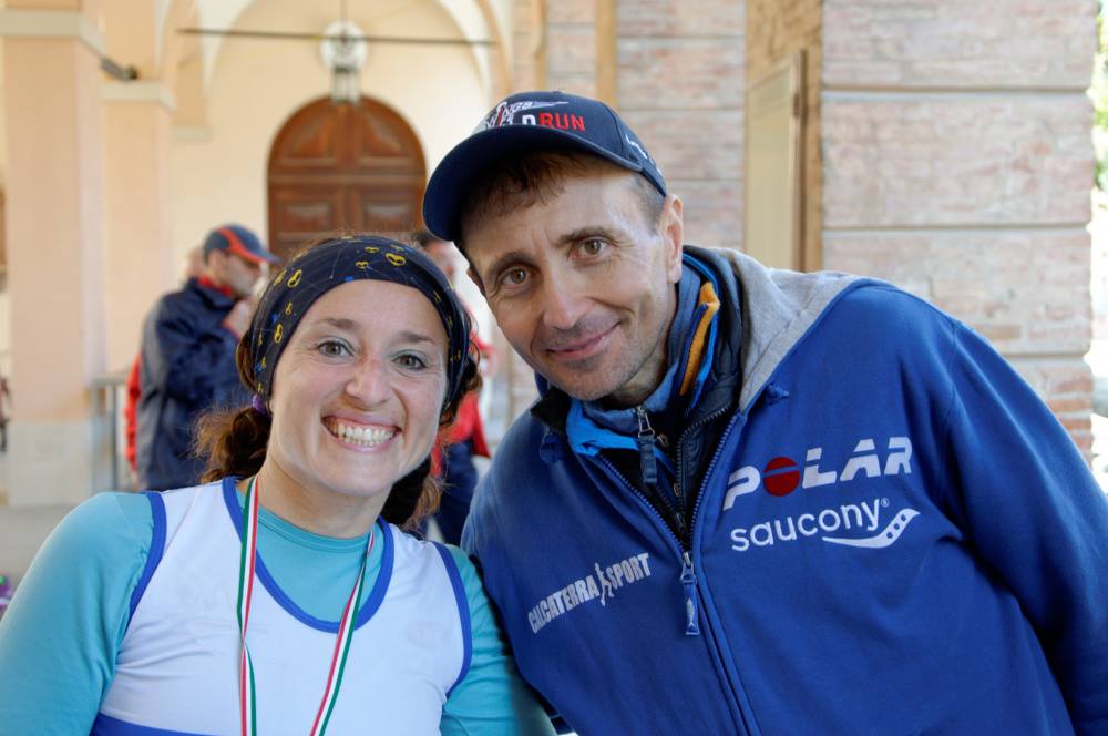 50 km di Romagna. Il grande Giorgio Calcaterra si fa fotografare con la nostra Laura Colucci