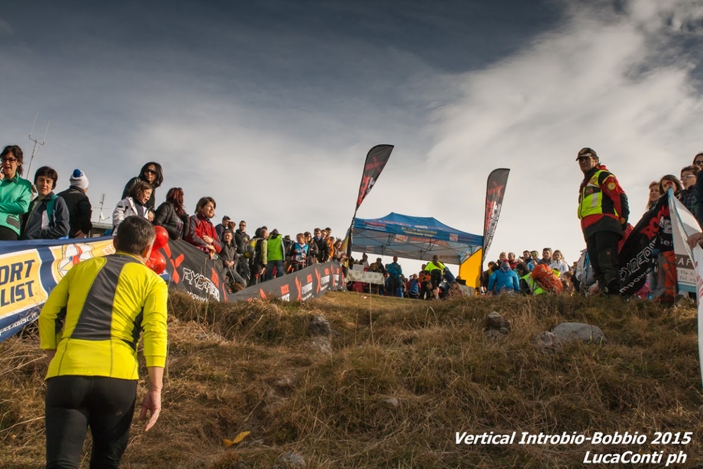 L'ultima rampa prima dell'arrivo (foto di Luca Conti tratta dal sito web http://www.valsassinatrailrunning.com)