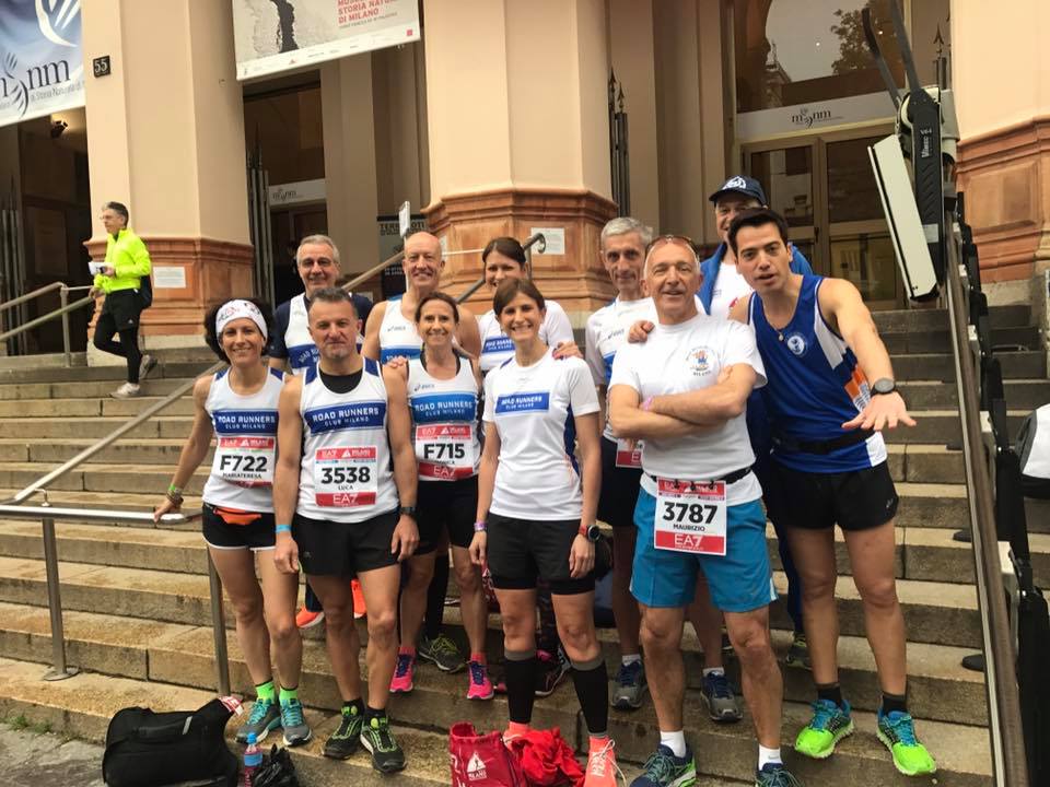 Foto di gruppo pre-partenza per alcuni maratoneti Road..