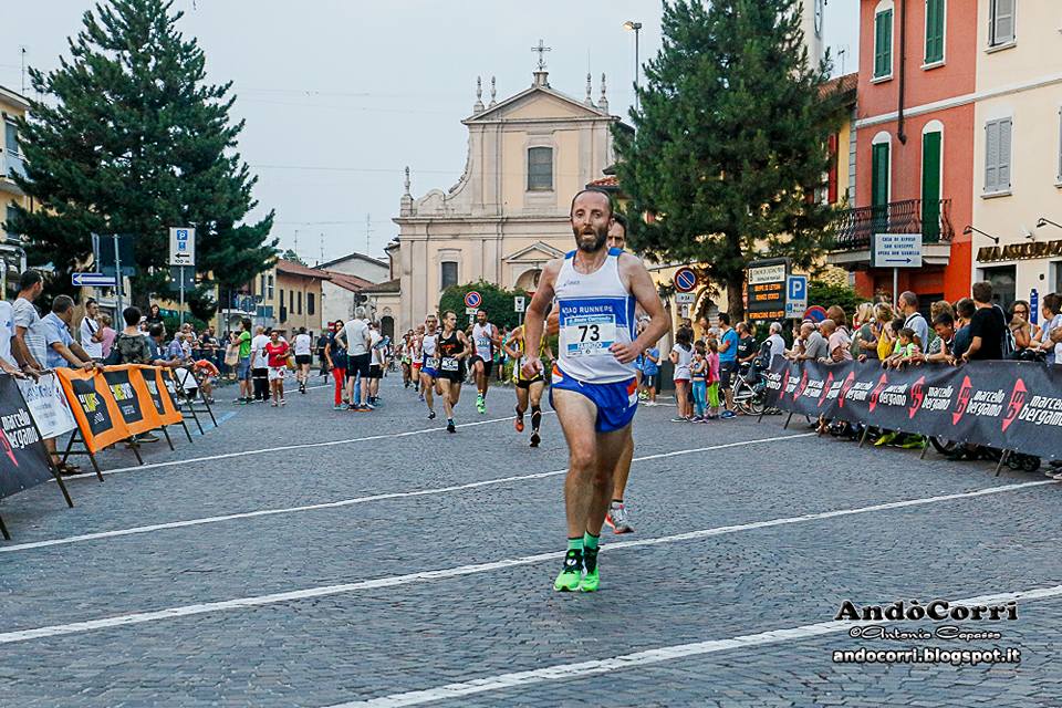 Fabrizio Bernardi sfida la calura estiva a Castano Primo..