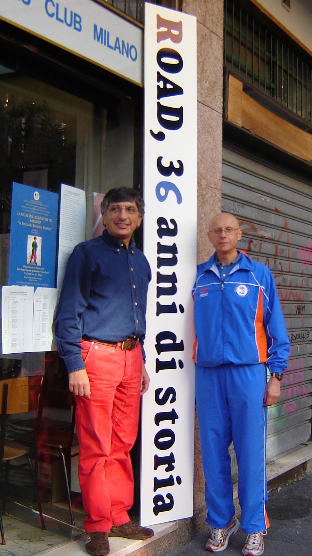 Davanti alla mitica sede Road